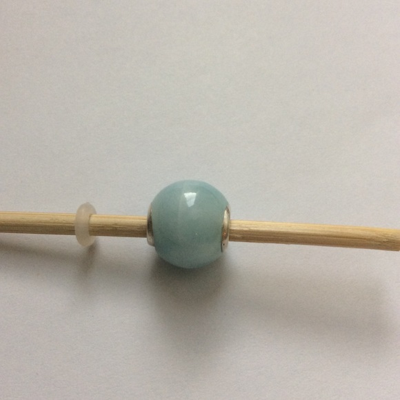 The Palace of Amber Stone Bead - Picture 2 of 4